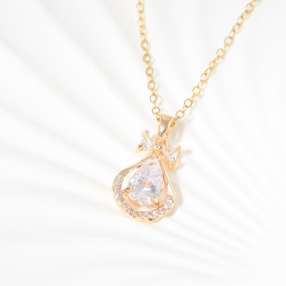 Teardrop Pendant Necklace for Women Fashion Golden Stainless Steel Clavicle Chain Wedding Party Daily Wear Jewelry Accessories