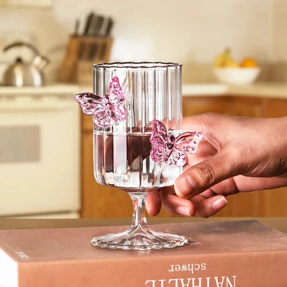 Hohes Borosilikatglas mit vertikalen Streifen für Wein, exklusive Hochzeitsgeschenke, Weingläser mit Schmetterlingsstiel, Barzubehör