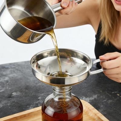 2 Pièces Entonnoir de Conserve en Acier Inoxydable avec Passoire Gadget de Cuisine Entonnoir Alimentaire Pour Remplissage de Bocaux Bouteilles Sauce Huile Confiture Farine Liquide