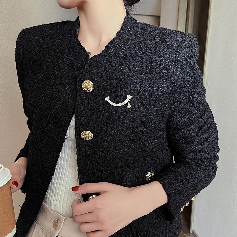 2024 New Smile Brooch Women's Tide Niche Design Pin High-end Accessories Delicate Suit Corsage