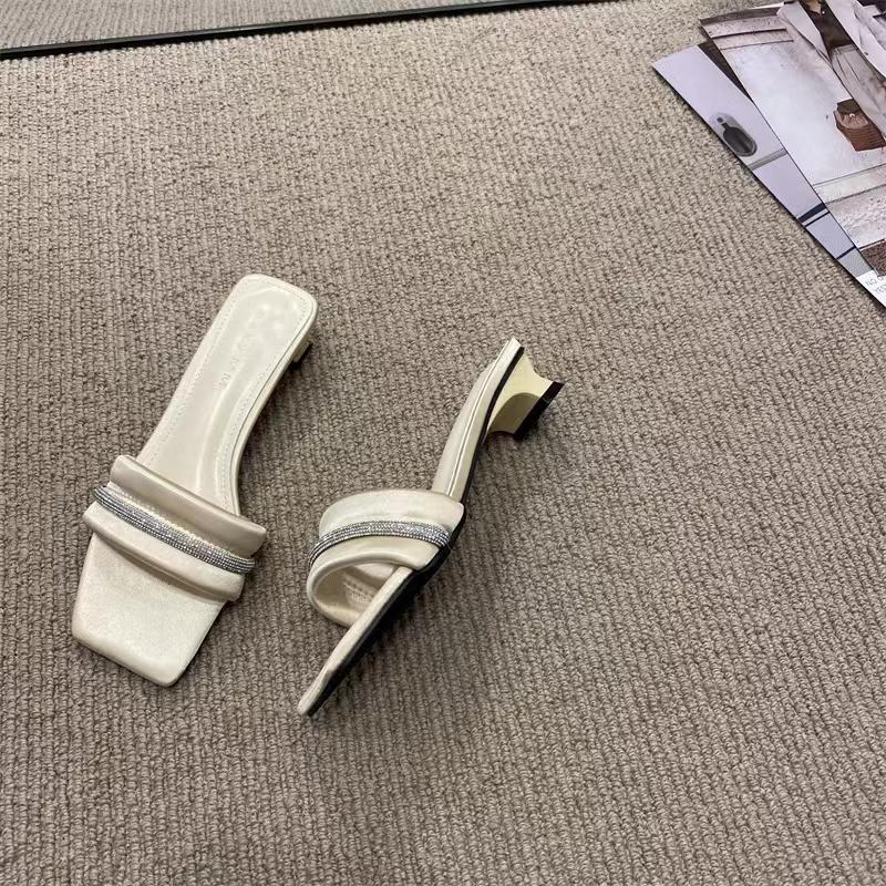 Women's Slippers 2024 New Summer Square Toe Outerwear Fashion Sequined Low-heeled Slippers Flip Flops Pantuflas De Mujer