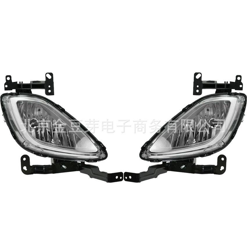 

Hyundai Front Fog Light Compatible Models: 922013X000, 92201-3X000, 922023X000, 92202-3X000 Neutral