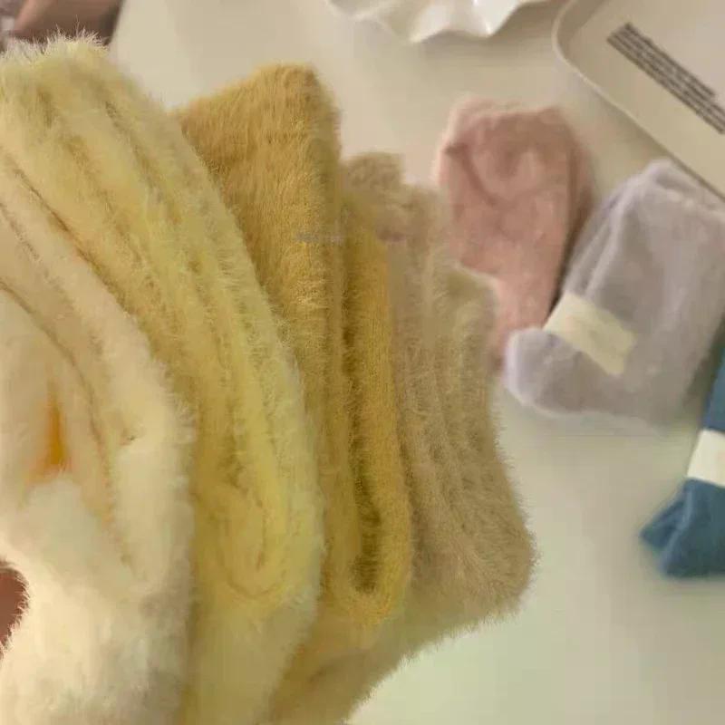 1 pairs New Women Solid Cozy Mink Velvet Socks Winter Hosiery Thicken Warm Pure Color Sleep Bed Floor Home Fluffy Sock Harajuku