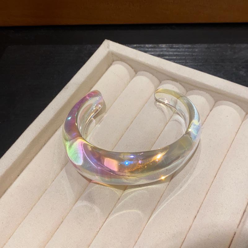 Elegante Bracciale Aperto Geometrico in Acrilico - Braccialetto Versatile di Alta Gamma per Donna