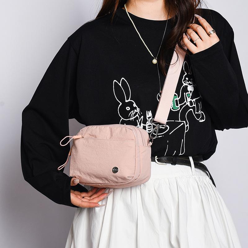 Urban Enkel Casual och Trendig Enkelaxel Crossbody-väska Lättviktig Nylon Liten Fyrkantig Väska