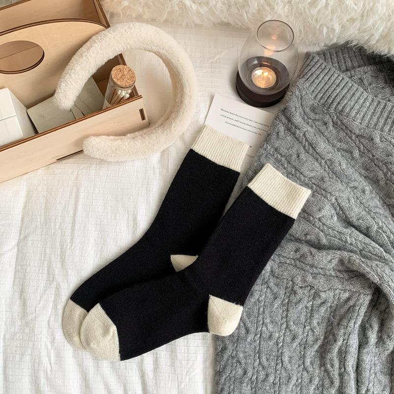 

Solid Color Versatile Simple Warm Wool Socks Trendy Winter Socks Are Thick one size fits all чорний