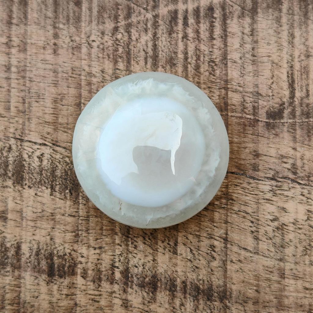 Polish Natural Banded Agate Eye Gemstone, 82.90 Carat, 27 MM Size Round.
