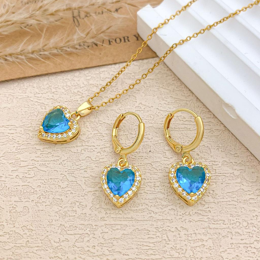 Colored Heart-shaped Zircon Necklace - Elegant and Luxurious Women's Small-Scale Exclusive Collar Chain with Pendant