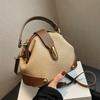 Luxury color-blocked crossbody bag, high-quality feel, stylish Western retro handbag, simple and suitable for commuting, elegant shoulder bag.