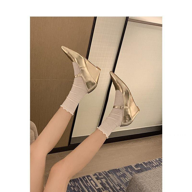 2025 Sommer neu Französisches Temperament Society-Lady Silber spitz Keilabsatz High Heels leichter Mund Mary Jane Einzelne Schuhe Damen
