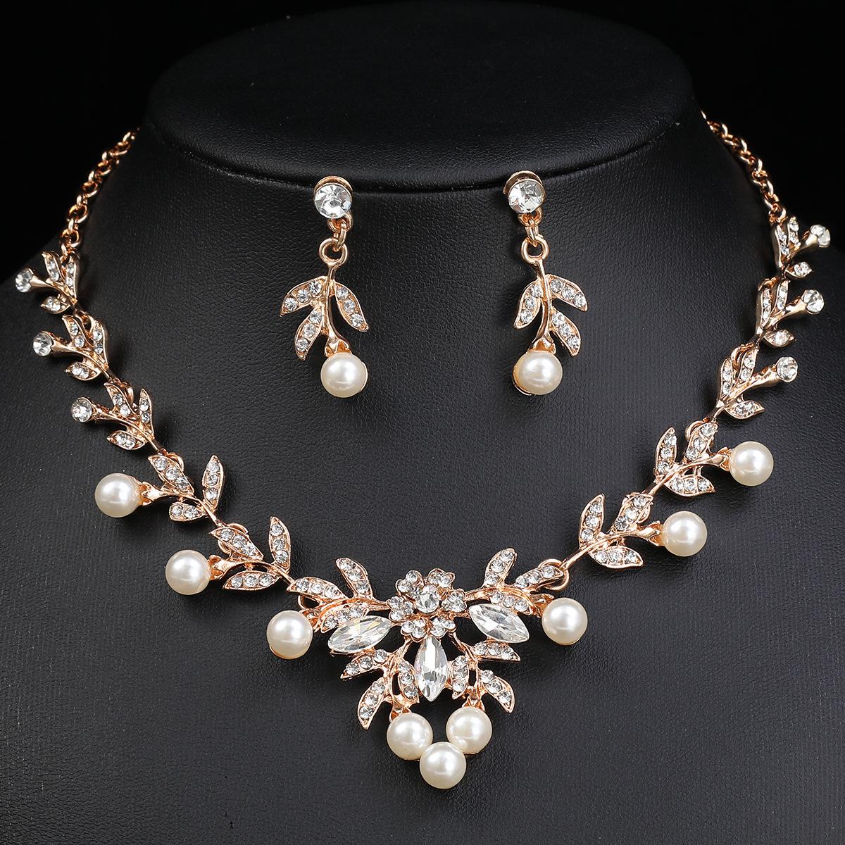 

Source European and American Bridal Necklace Set Bridal Wedding Jewelry Dress Accessories Women s Banquet Clavicle Chain золотий