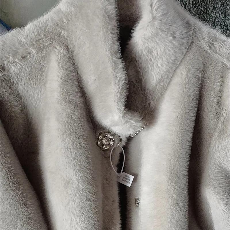 Winter Fashion Short Mink Coat with Stand Collar Shelan Mink Fur New Style