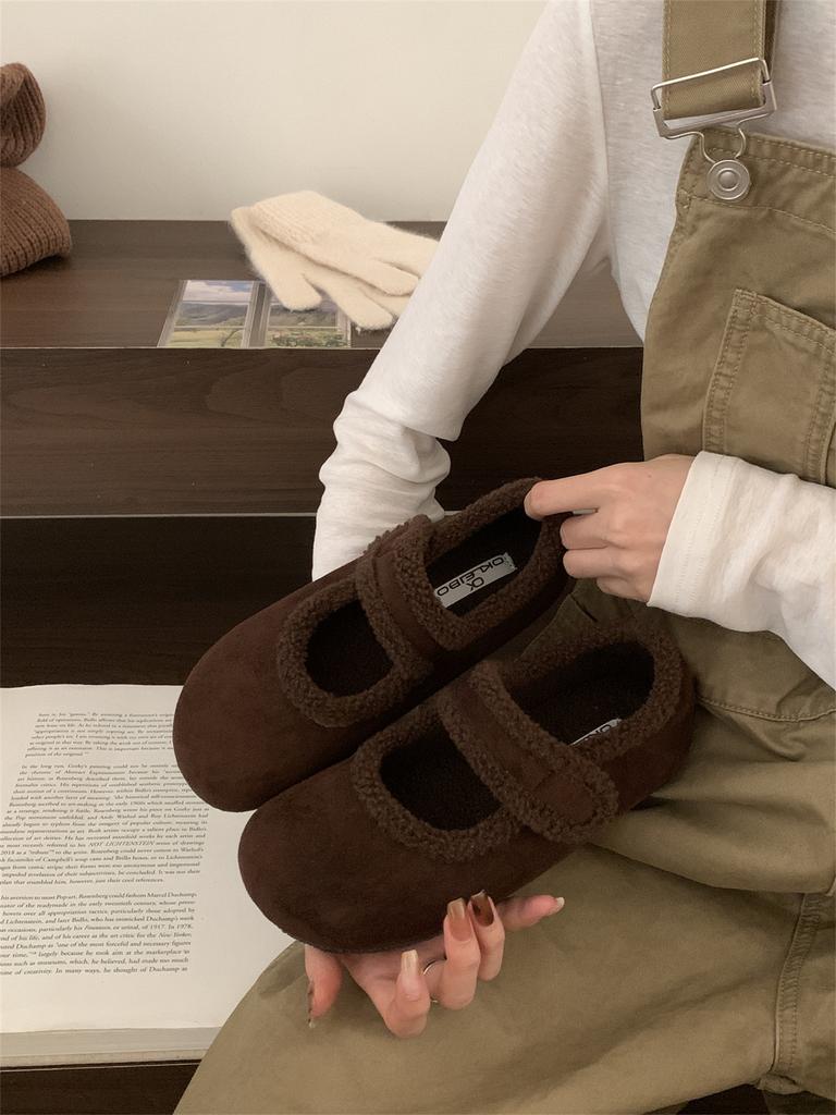 2025 autumn and winter new French retro round head Velcro warm fluffy shoes women's versatile Birkenstocks