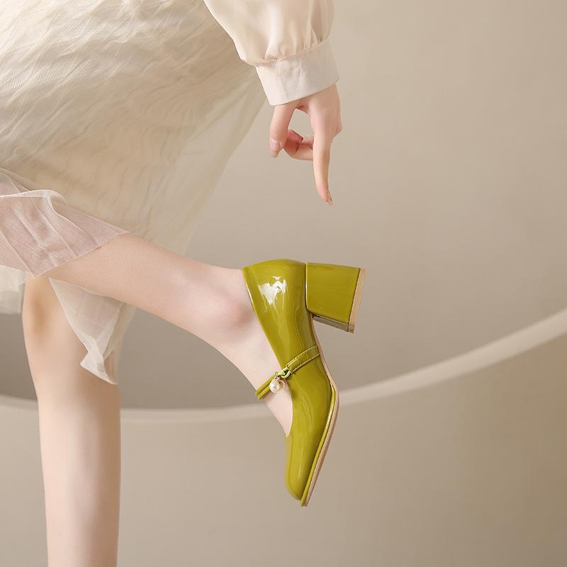 2025 Summer Fashion: Women's Retro Chunky Heel Mary Jane Shoes with Sweet Square Toe and Buckle Strap