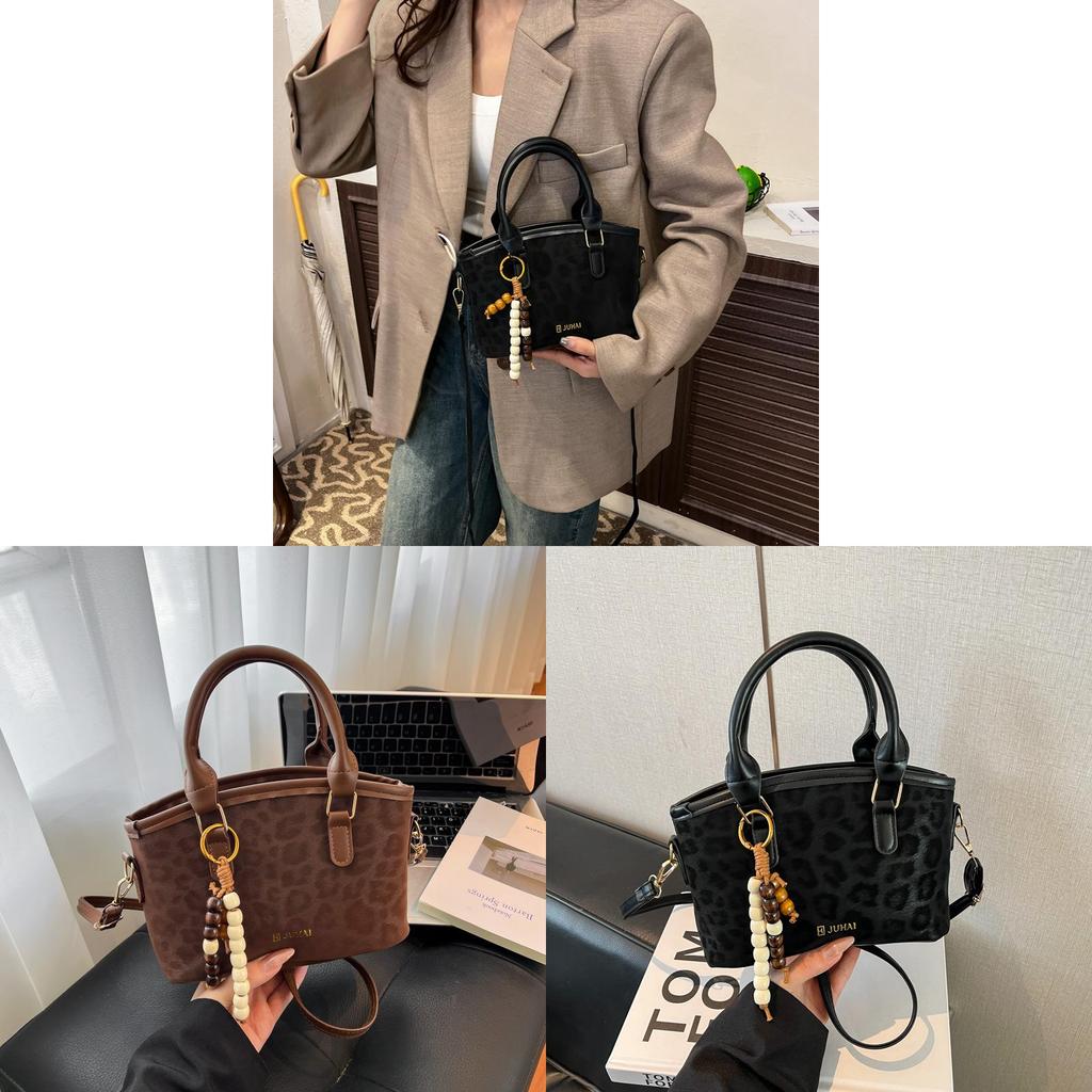 Street Style Bucket Bag With Pu Material And Zipper Closure For Daily Use
