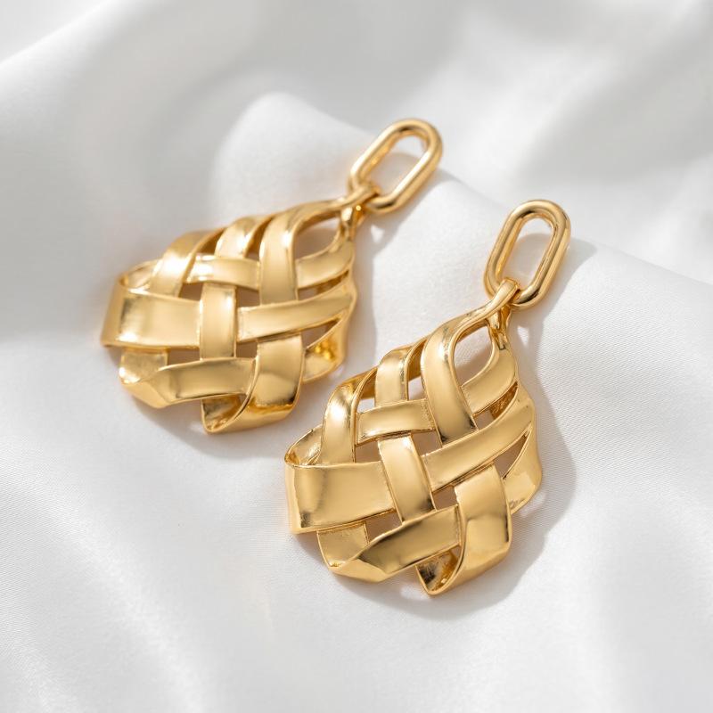 European and American metal woven water drop shape stud earrings women's simple atmosphere rope knot high-end light luxury earrings