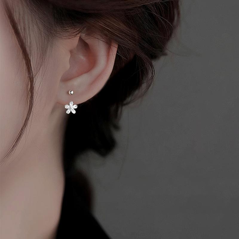 Stud Earrings Bent Hook Screws Small White Floweearrings Wind Trend Design Delicate Female Sweet Flower Twist Earrings