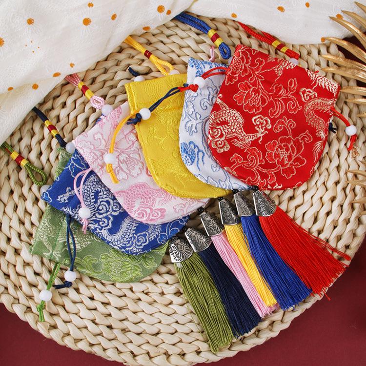 Chinese Mugwort Sachet: Traditional Herbal Mosquito Repellent Car Ornament - Dragon Boat Festival Pendant