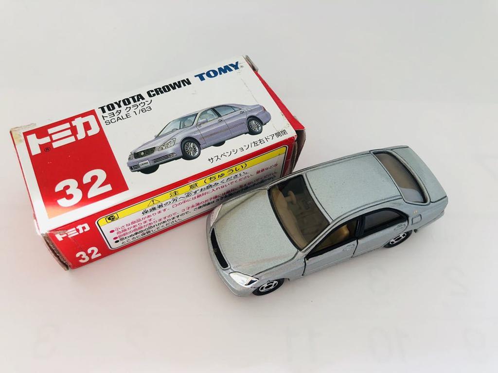 Tomica 32 Toyota Crown TOMY TOYOTA CROWN