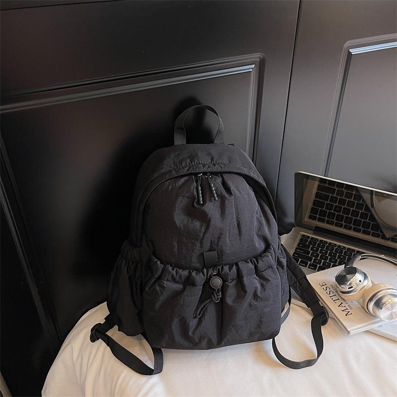 Korean version of large-capacity nylon backpack 2025 autumn new light leisure commuter backpack student bag