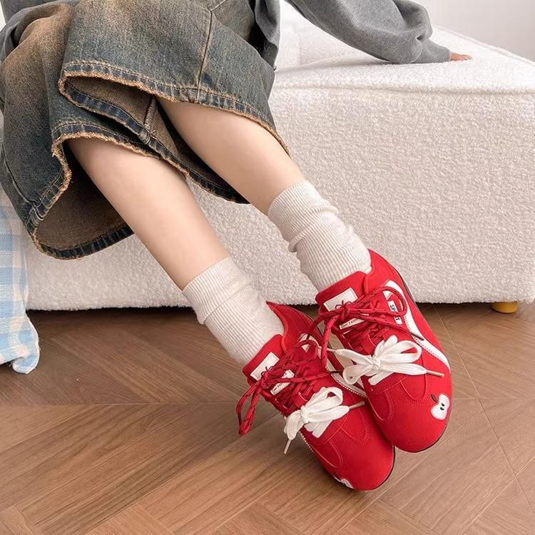 Niche Retro Red Thin-soled Apple Shoes Women's Pair of Shoelaces Versatile Sports and Leisure Flat-soled Couple's German Training Shoes