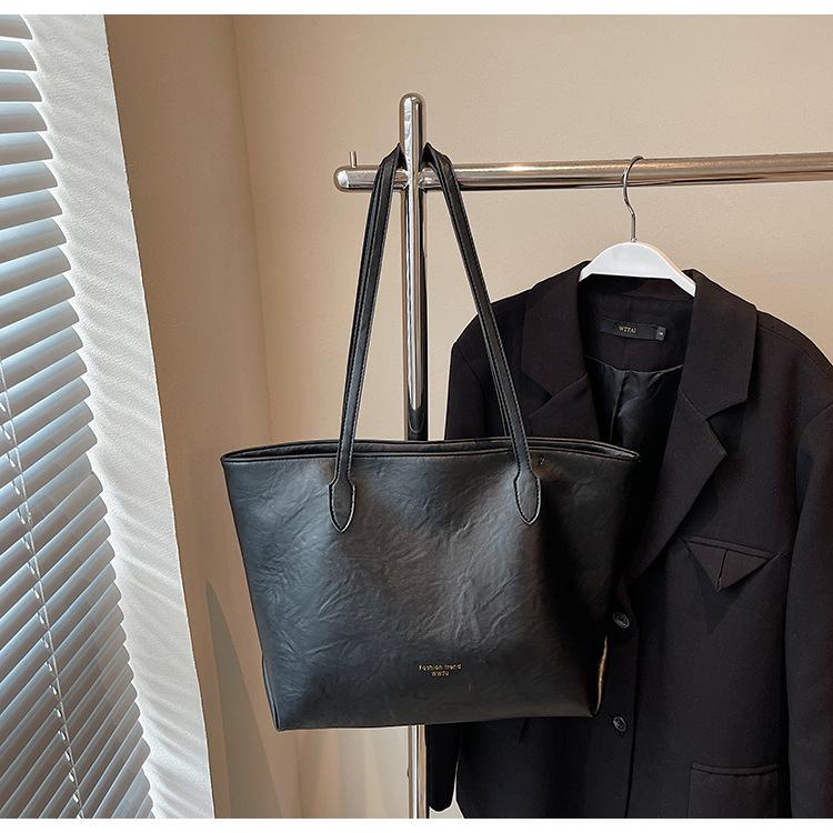 

Большая сумка женская 2025 новая ретро большая вместимость простая сумка-тоут повседневная сумка для работы через плечо сумка под мышку