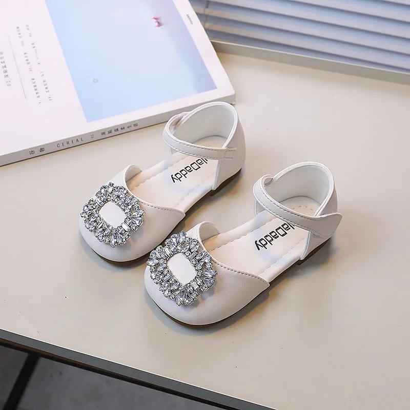 

Sandals For Girls Spring summer Soft Leather Princess Shoes Closed Toe Fashion Rhinestone Soft Sole Kids Shoe For Party Wedding 23