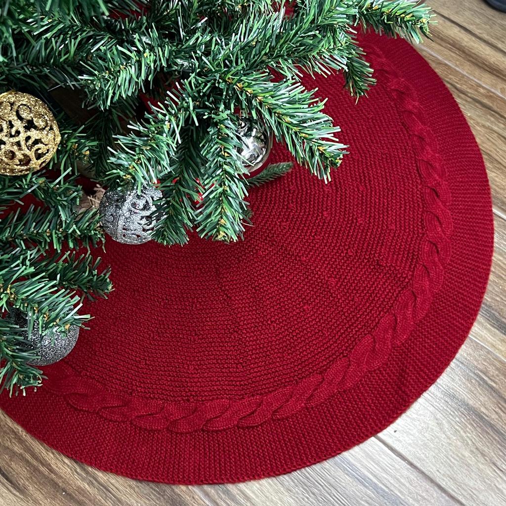 Rote und weiße gestrickte Weihnachtsbaumdecke Dekoration
