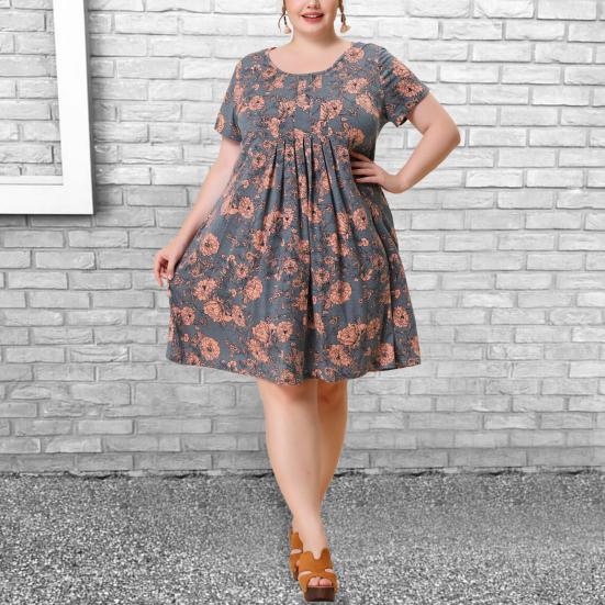 

Women Dress Round Neck Short Sleeve Pleated Detail Short Dress Floral Print Flowy Hem Loose Fit Dress Plus Size 2XL темно-синього кольору