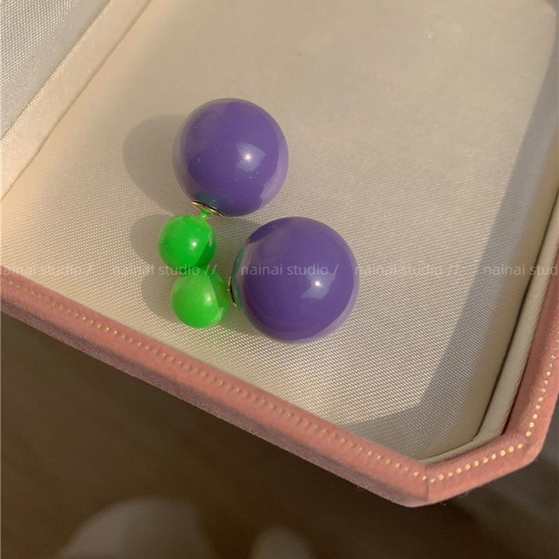 Steel needle candy color ball earrings are fashionable and simple, small and fresh studs, sweet and cute girl versatile earrings.