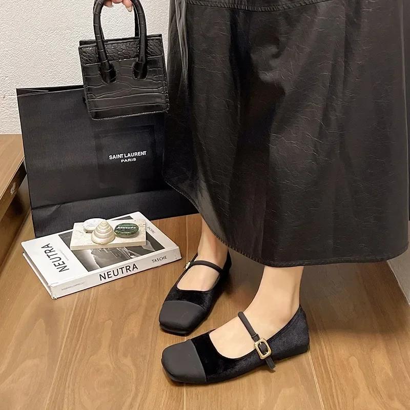 Móda 2024 Žhavá výprodejová obuv Dámská přezka Dámské ploché boty jaro podzim hranatá špička pevné ploché ležérní pohodlné kancelářské dámské boty