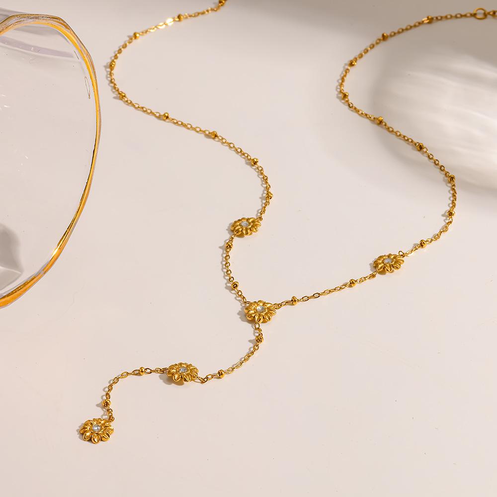 European and American Retro Diamond-encrusted Flower Fringed Pendant Y-chain Plated 18K Gold Stainless Steel Waterproof Necklace Accessories Women