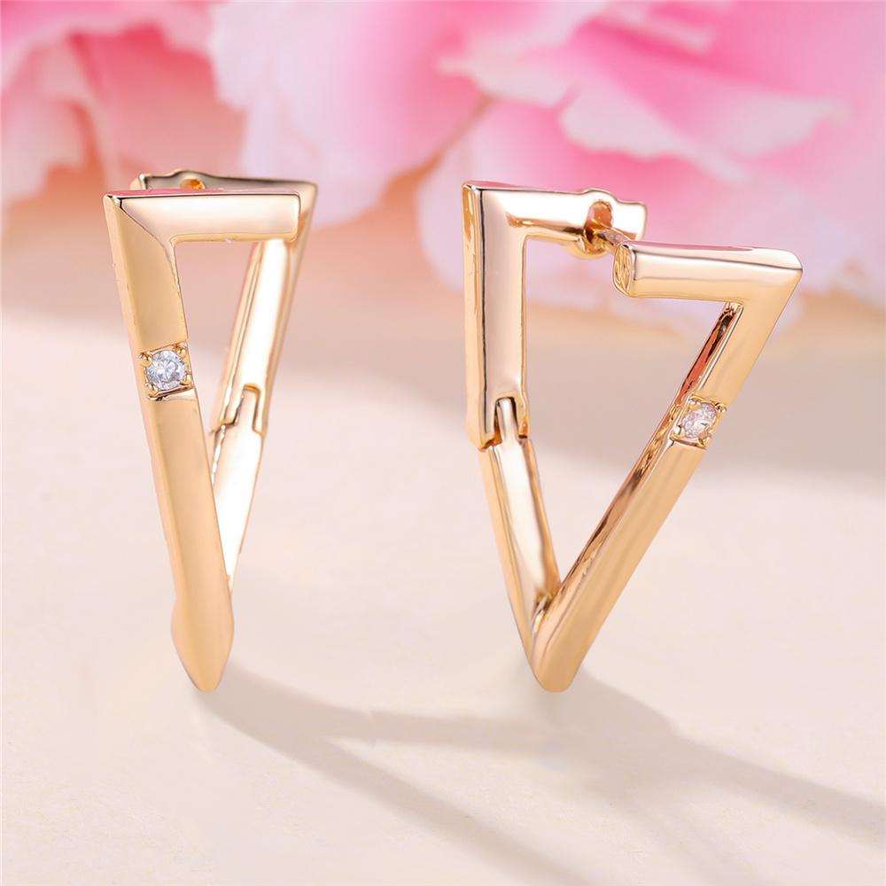 Einzigartige Damen Weiße Dreieck Zirkonstein Creolen Goldfarbe Mode Geschenke für Freundinnen Hochzeits Schmuck Für Frauen