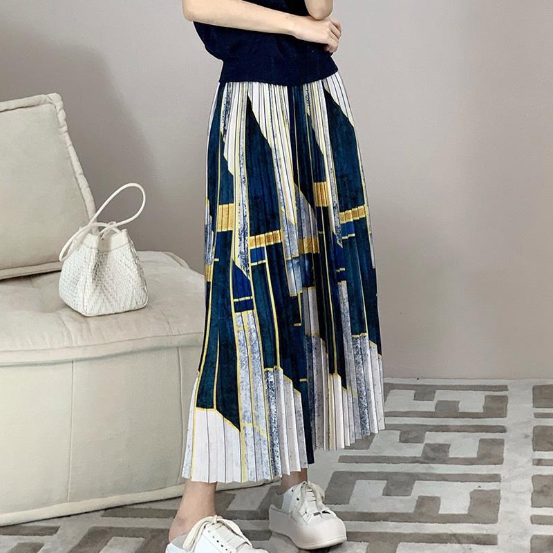 Qooth Fusta plisată cu imprimeu floral de vară pentru femei, cu imprimeu geometric, cu talie înaltă, elegantă, fustă lungă cu linie A QT1670