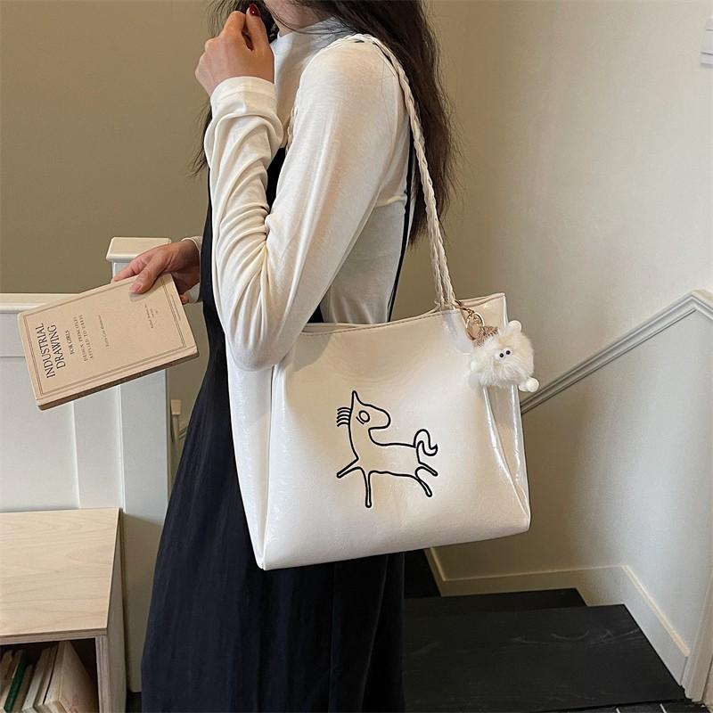 New Fashion Commuter Shoulder Bag Student Class Underarm Bag Women'S Retro Large Capacity Tote Bag