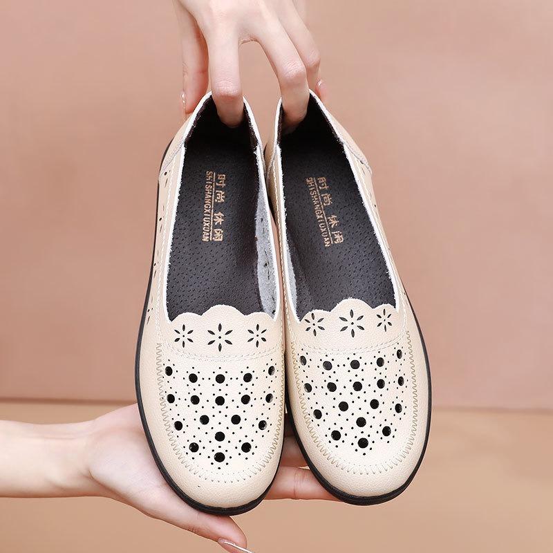 Spring single shoes breathable fashion hollow leather shoes soft sole non-slip flat bottom old man hole shoes middle old women's shoes