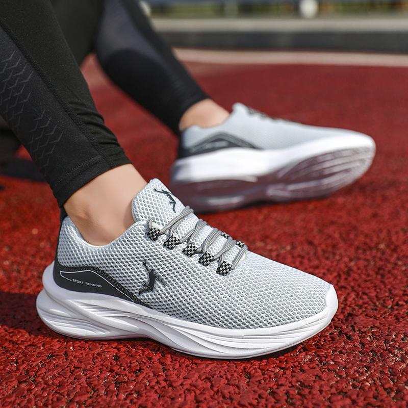 The New Mesh Soft-soled Sports Shoes Are Lightweight, Breathable, Casual, Anti-slip and Shock-absorbing Running Shoes