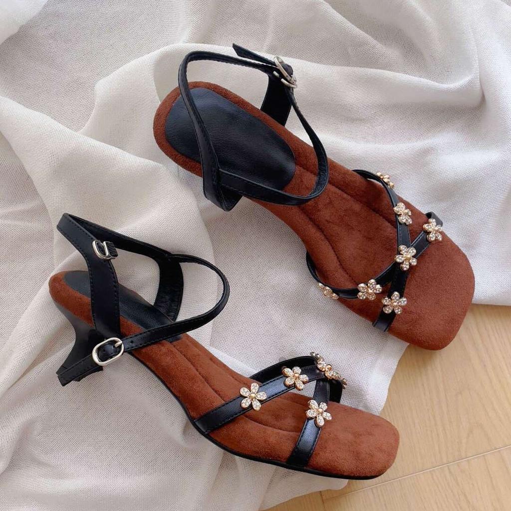 French rhinestone thick heel cross with sandals women's 2025 summer new models are beautiful square head thick heel with open toe sandals
