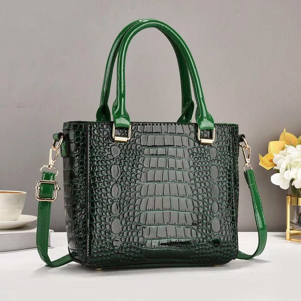 Stylish Pu Leather Crocodile Print Crossbody Bag For Women With Ample Storage Space