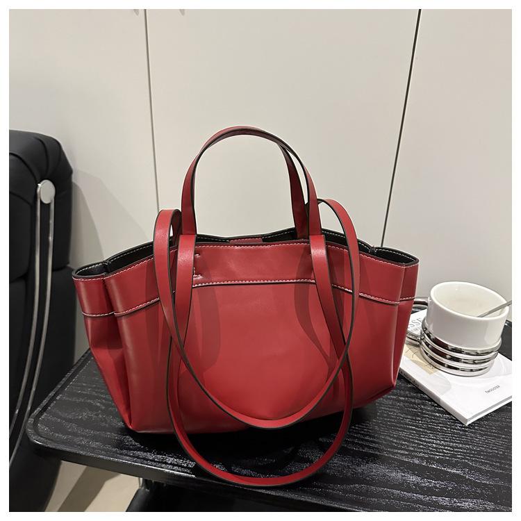 Niche design sense shopping bag women's autumn and winter new versatile tote bag retro trend shoulder messenger bag