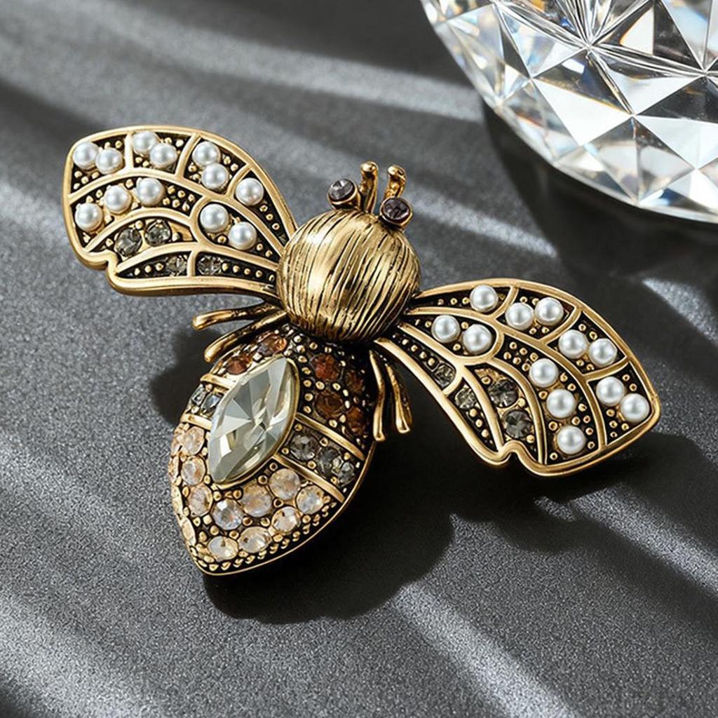 European & American Luxury Pearl Bee Brooch: Retro Insect Pin with Rhinestones, Exquisite & Versatile Fashion Accessory