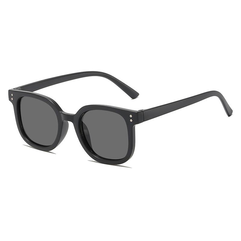 

Colorful Kids Sunglasses Plastic Frame UV400 Protection Square Eyewear Children Boys Girls Summer Outdoor Trendy Sunglasses чёрный