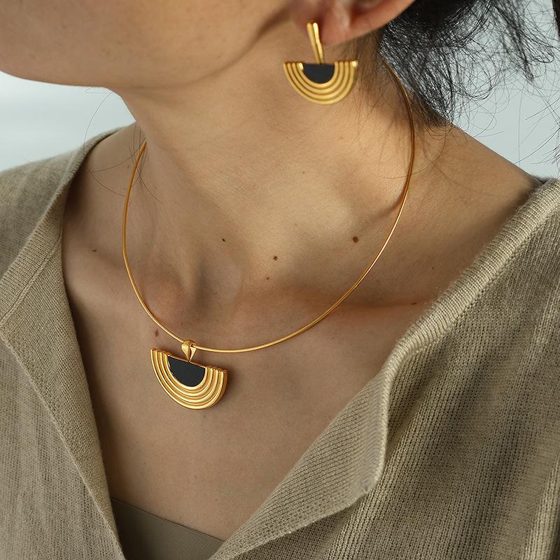 French Design Earrings Necklace Set Female Classical Egyptian Stud Earrings Metal Temperament Versatile