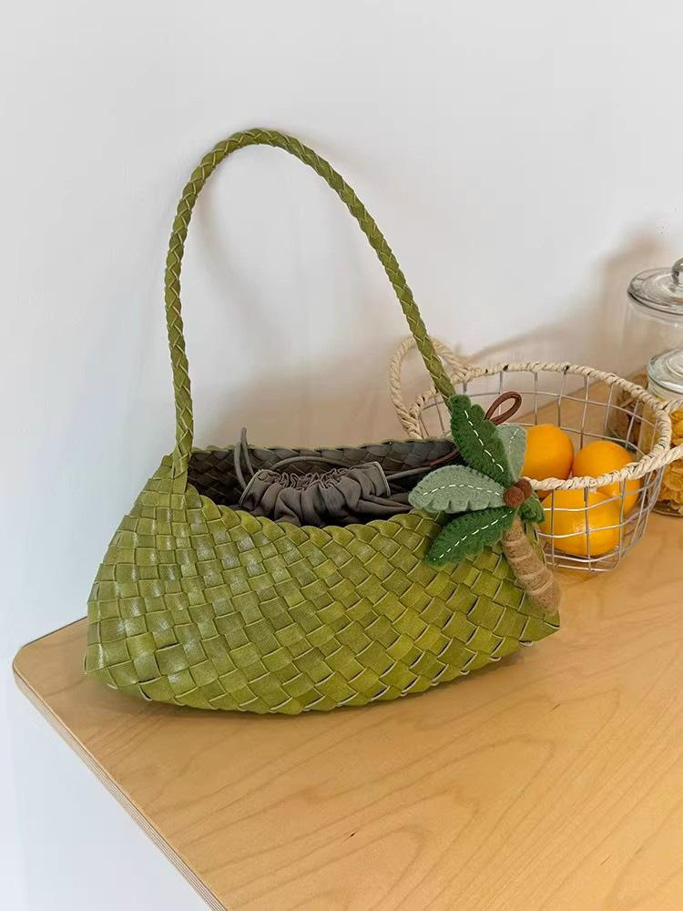 Autumn and winter Korean niche versatile commuter handmade pu woven bag French holiday style vegetable basket single shoulder underarm bag