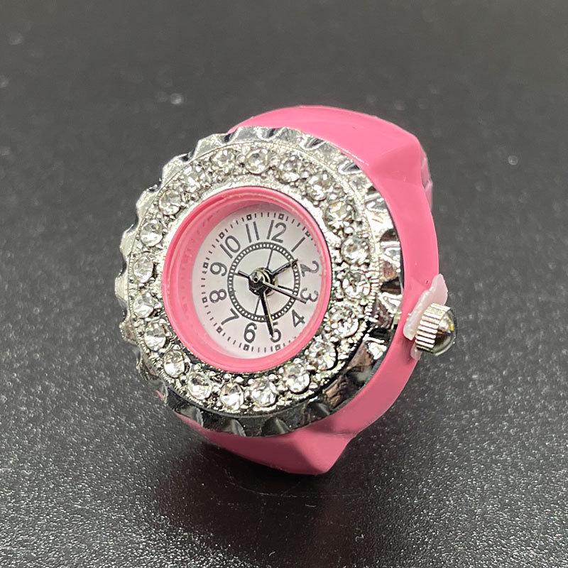 **Diamond Ring Watch**: Stylish Unisex Ring Watch Adorned with Diamonds, a Trendy High-end Accessory for Men and Women.