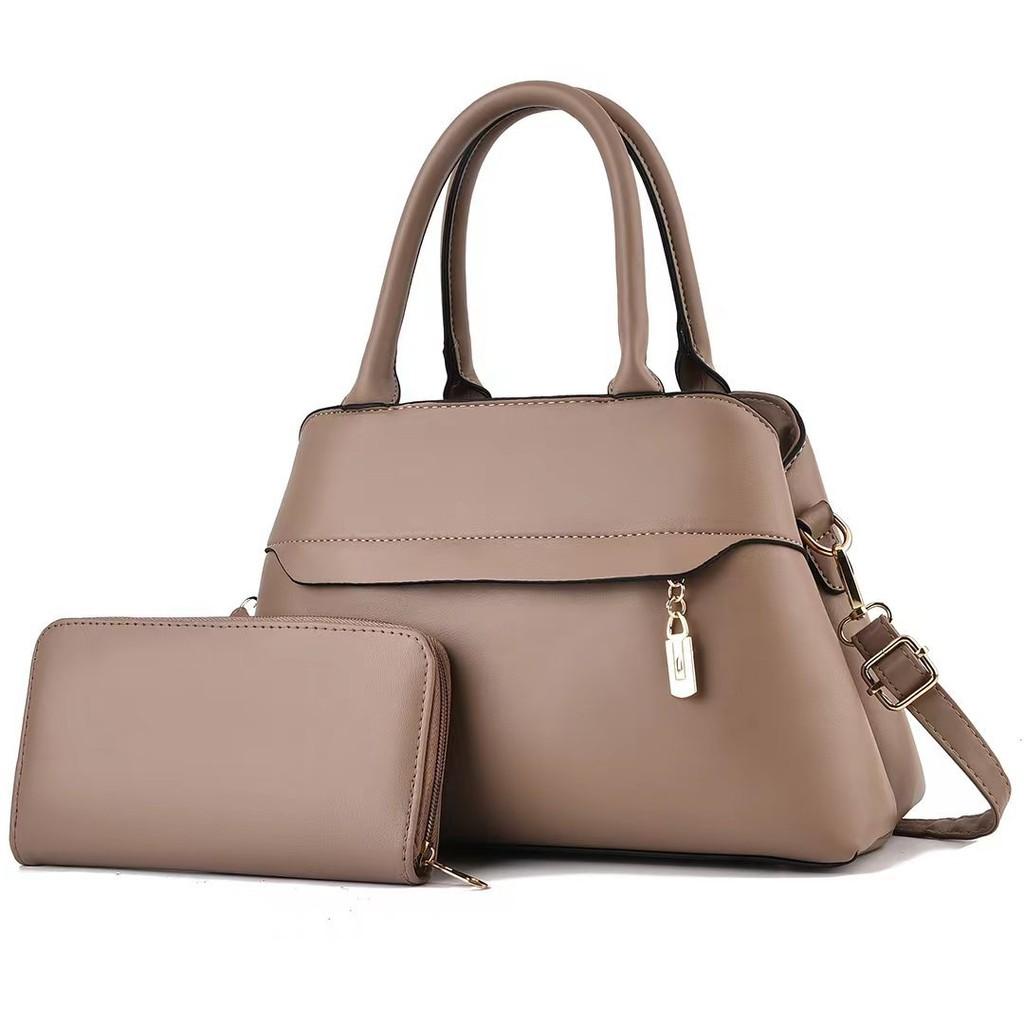 Stylish Women's Bucket Bag With Chain And Lock Closure Spacious Design For Daily Use