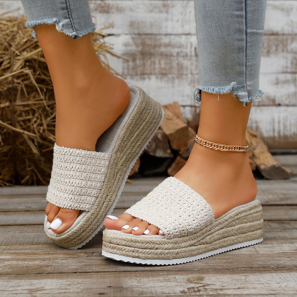 Fashion New Summer Shoes Woman Outdoor Platform Casual Round Toe Sandals Plus Size Simple Design Ladies Slippers for Daily Hot Sale