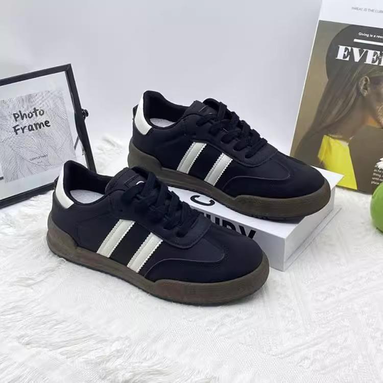 

Корейская версия дышащих немецких тренировочных кроссовок на толстой подошве для женщин, новинка лета 2025, популярные, легкие и универсальные, на мягкой подошве, для повседневного спорта 35