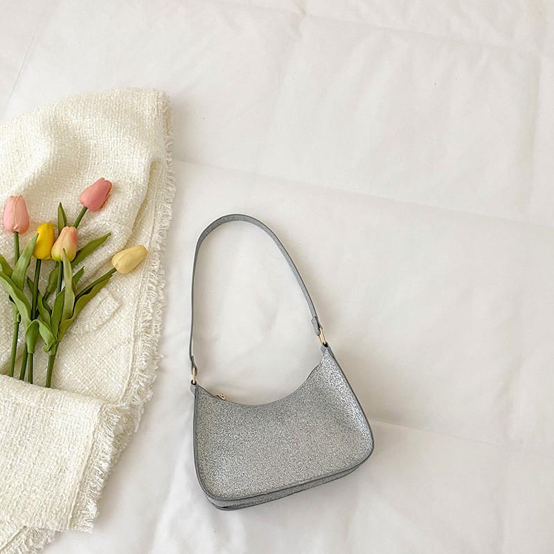 Chic And Fashionable Women s Shoulder Bag For Spring 2023 Trendy Crescent Shape серебряный
