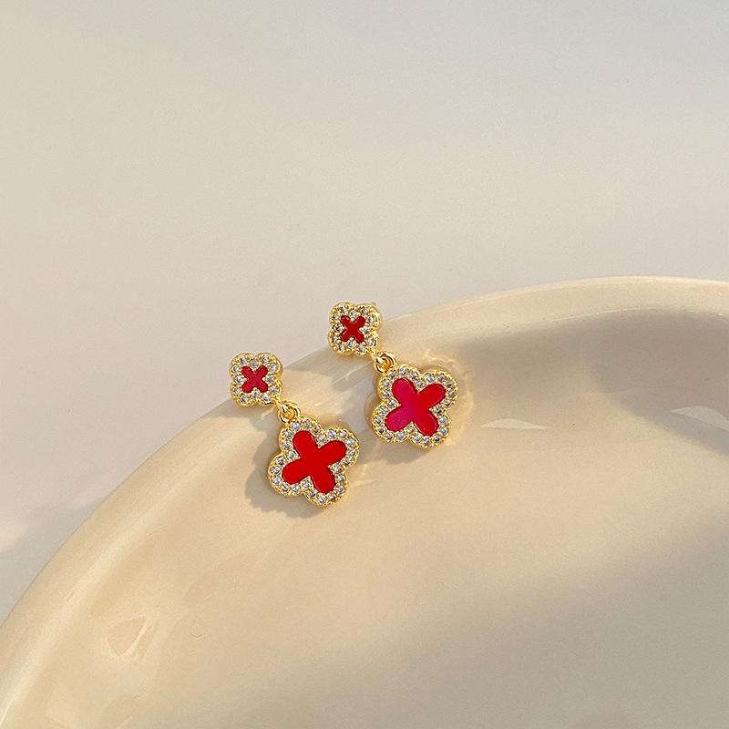 New Fashion Senior Design Sense Four-leaf Clover Earrings Flowers Delicate Small Fresh Classic Female Sweet Earrings
